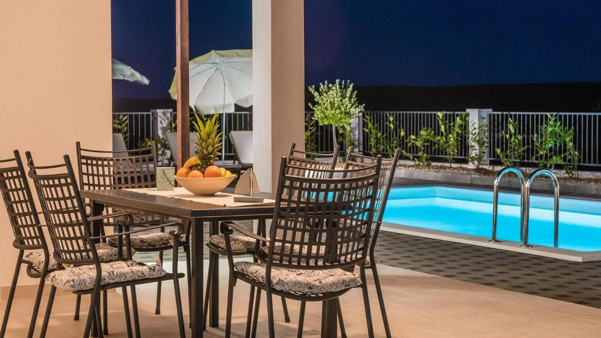 Luxury Villa With Swimming Pool And Terrace Sukosan