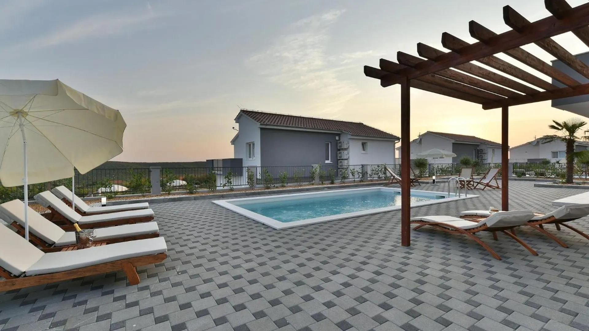 Luxury Villa With Swimming Pool And Terrace Sukosan