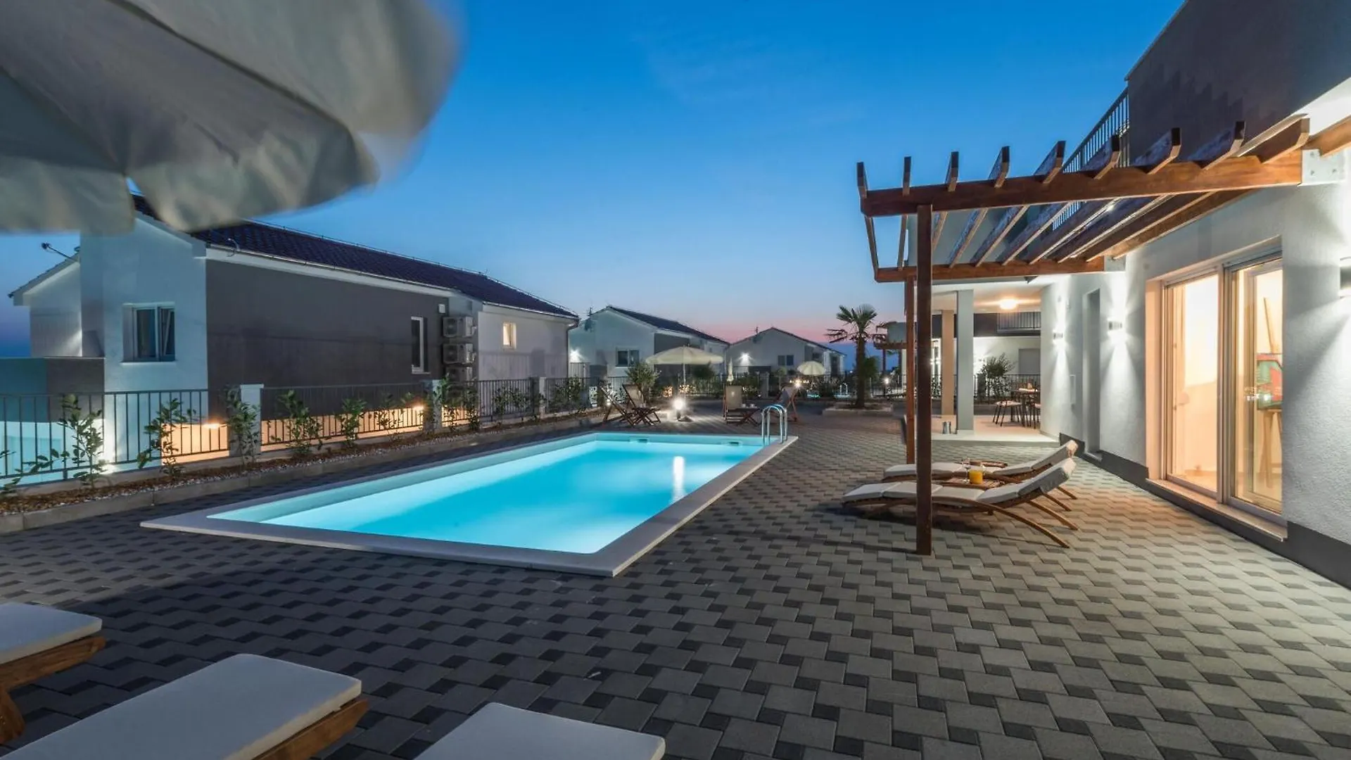 Luxury Villa With Swimming Pool And Terrace Sukosan