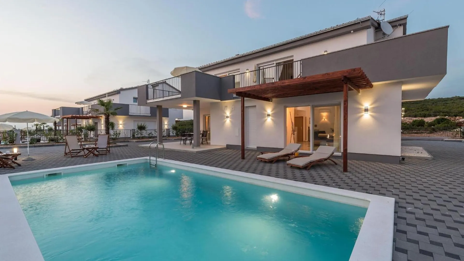 Luxury Villa With Swimming Pool And Terrace Sukosan